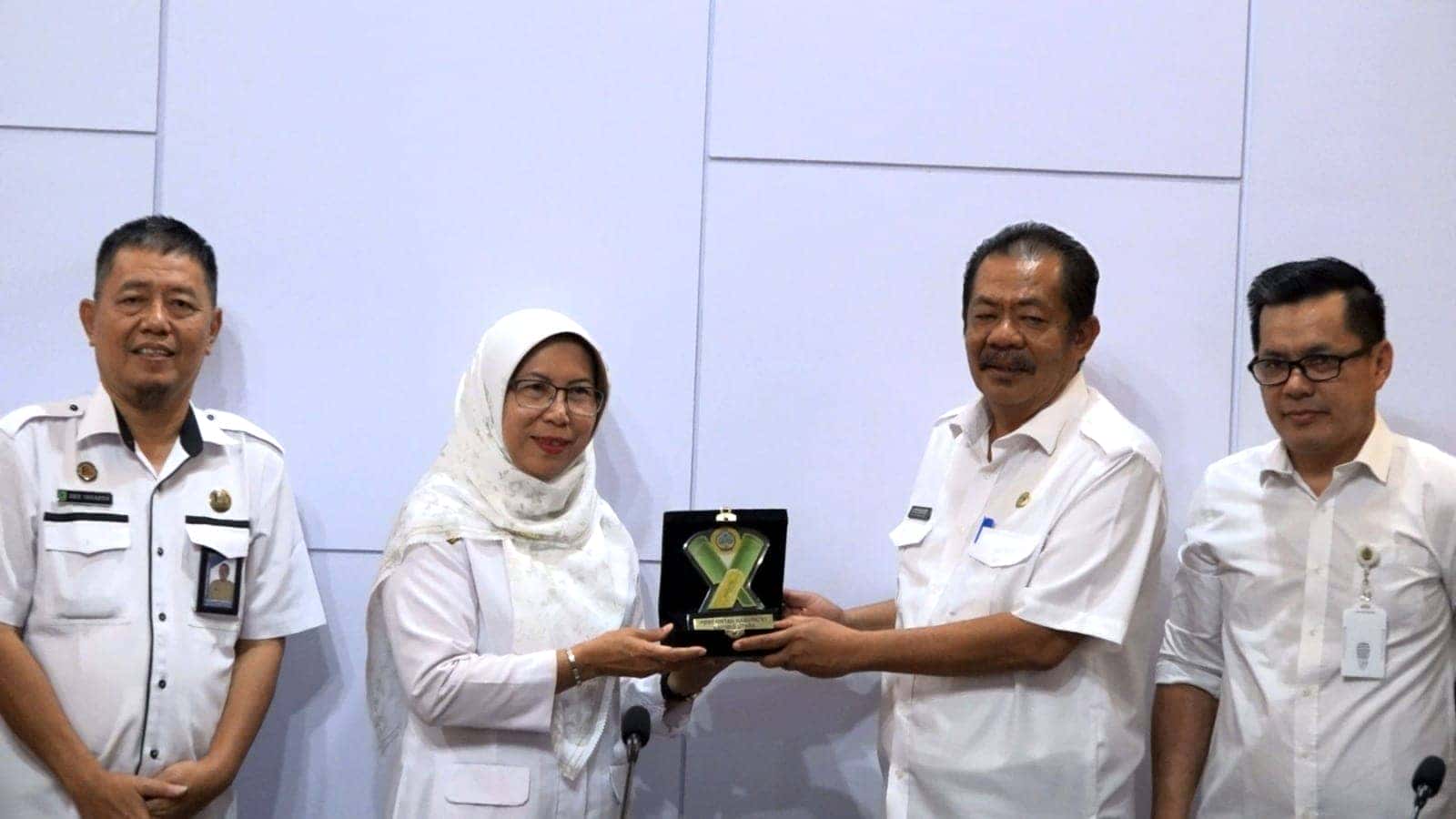 SEKDA SAMBAS TERIMA KUNJUNGAN SEKDA KAYONG UTARA STUDI TIRU SISTEM MERIT