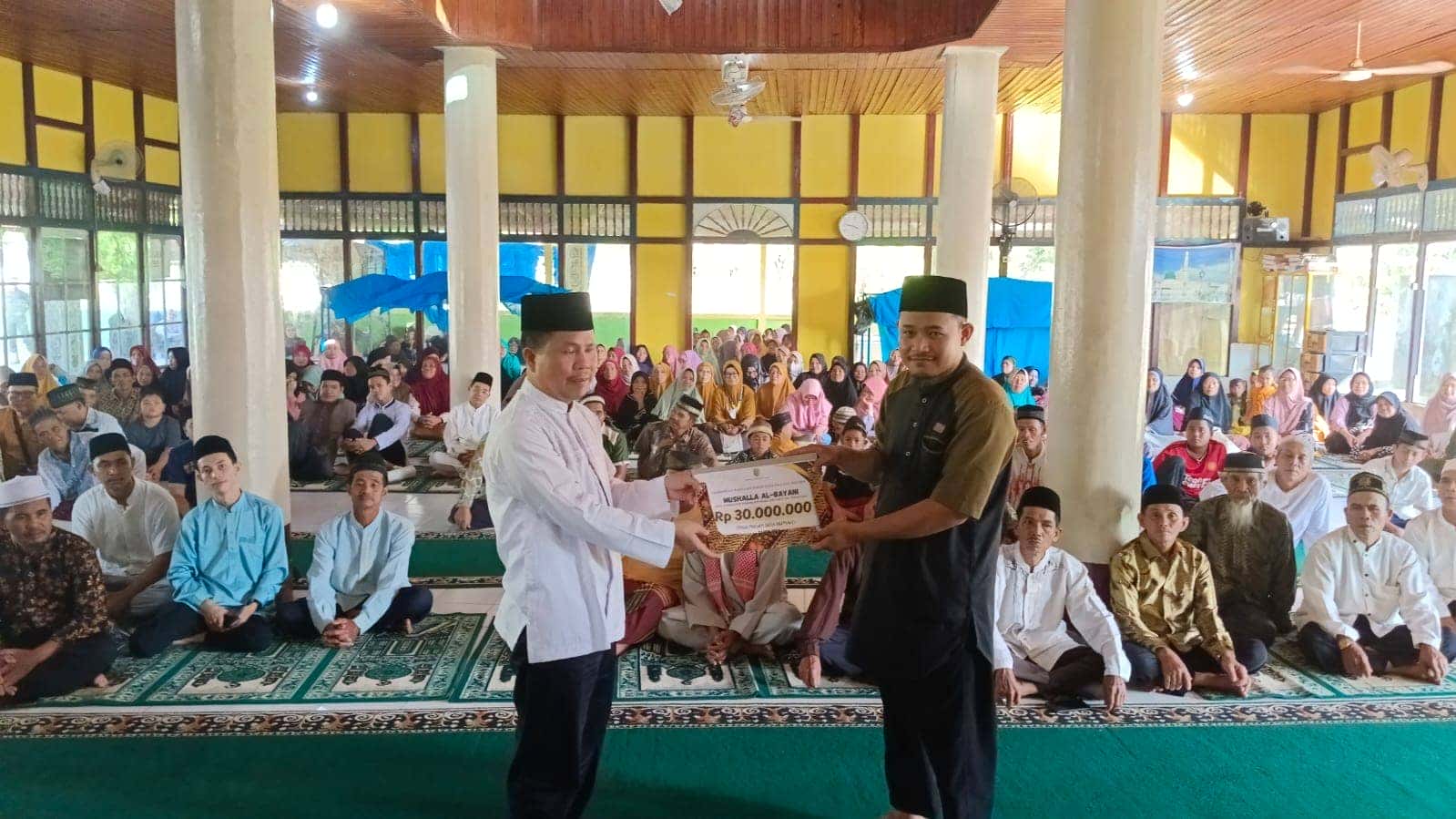 SAFARI KE TEKARANG, BUPATI SATONO UNGKAP AKAN ANGGARKAN BANGUN JALAN 1 MILYAR DI RAMBAYAN