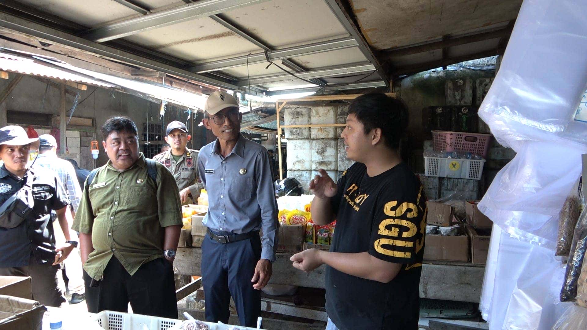 DISKUMINDAG LAKUKAN MONITORING HARGA KEBUTUHAN POKOK JELANG IDULFITRI