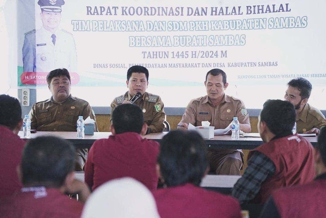 BUPATI SATONO HADIRI SILATURAHMI DENGAN TIM PELAKSANA PROGRAM PKH DI KAMPUNG LAUK DANAU SEBEDANG