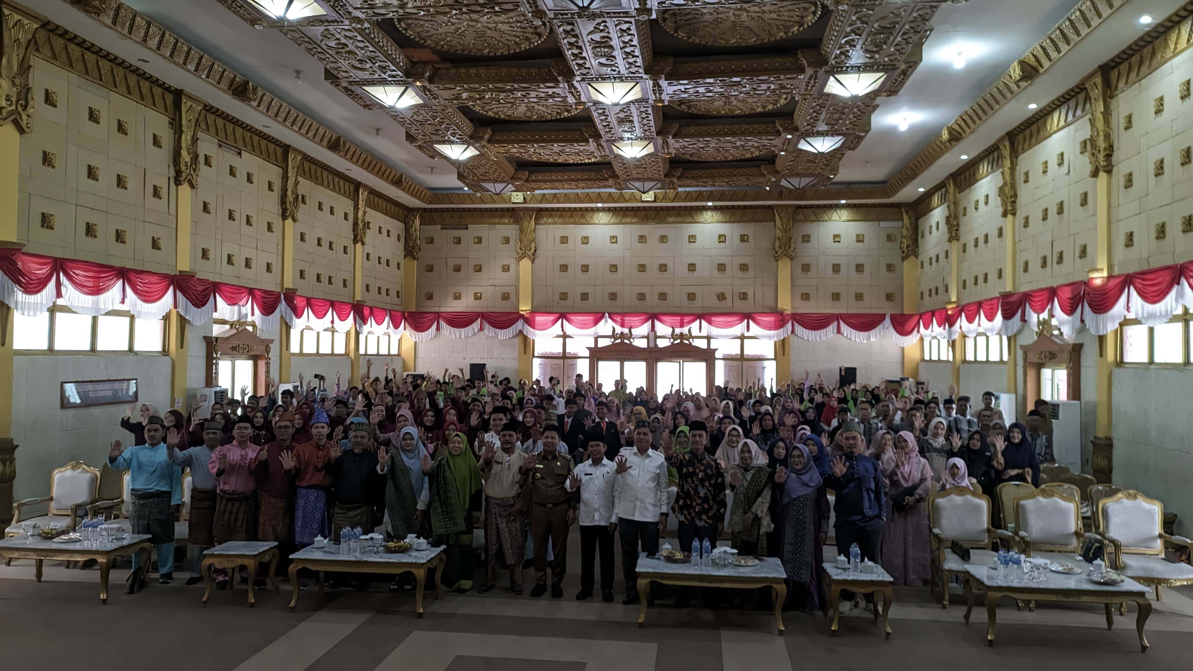 BUPATI SAMBAS SATONO HADIRI ACARA PERPISAHAN SISWA MAN 1 SAMBAS