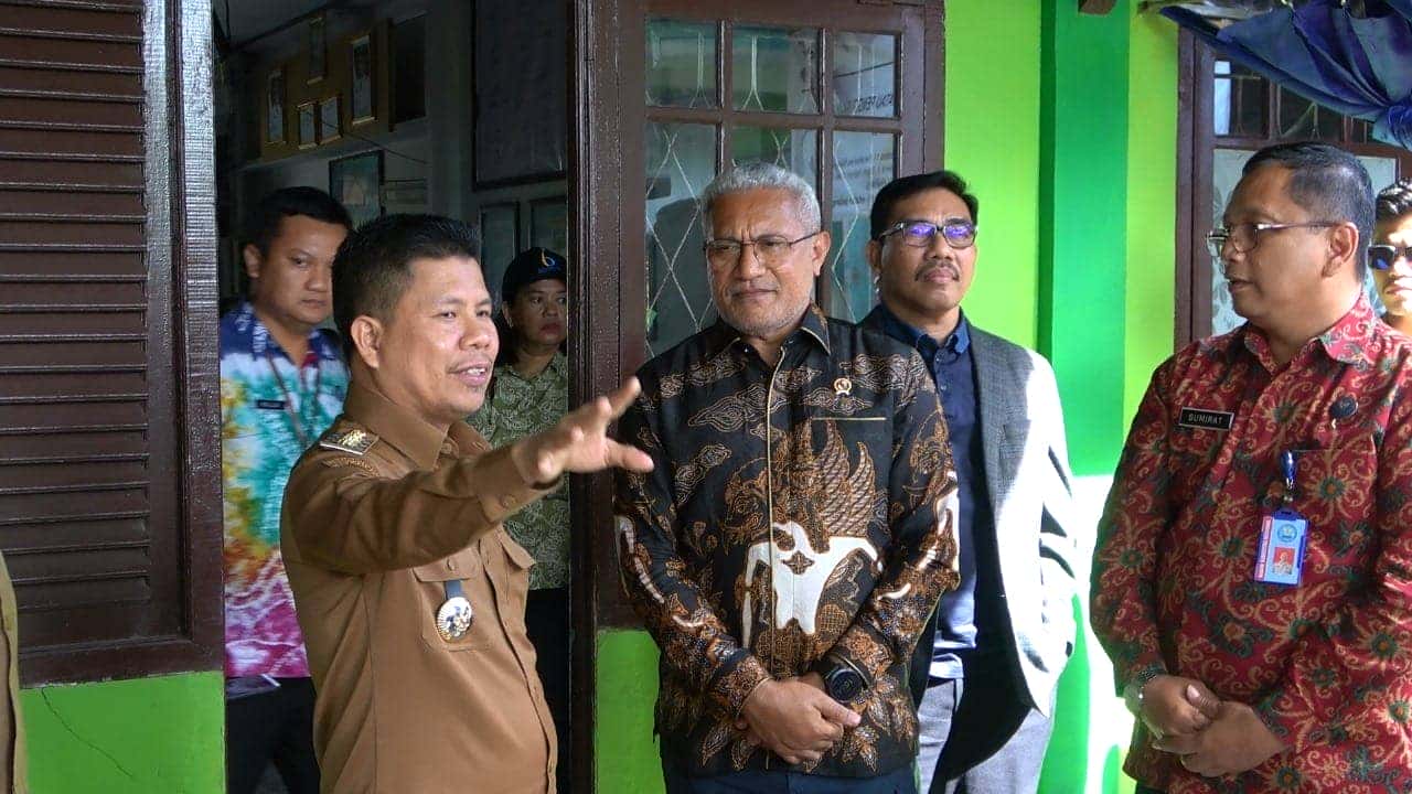 BUPATI SATONO SAMBUT HANGAT KEDATANGAN KEPALA BNN, TINJAU BERSAMA LOKASI KANTOR BNNK SAMBAS